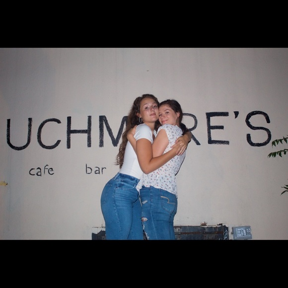 Meet your Posher, Sophia - Picture 5 of 9